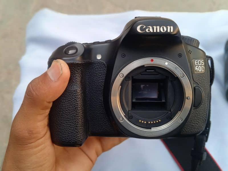 Canon 60D lush Condition With 18,135 lens and All accessories 8