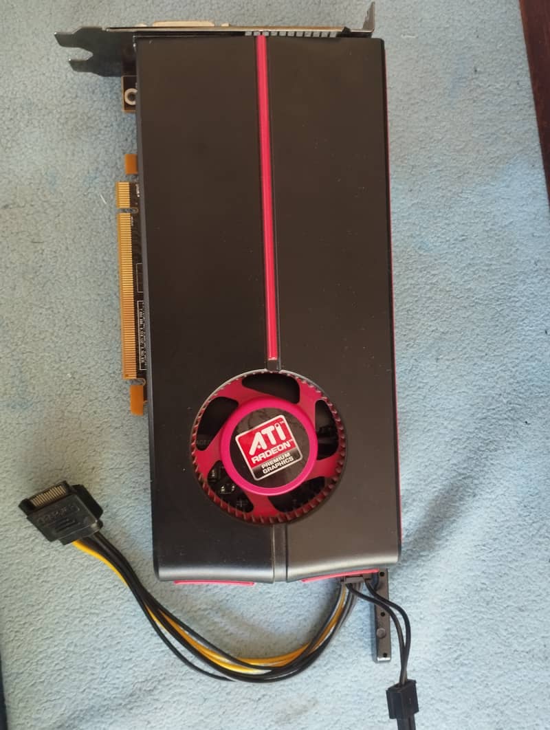 AMD Radeon HD 6770 1 GB DDR5 7