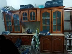 ShowCase in best wood, good condition for urgent sale