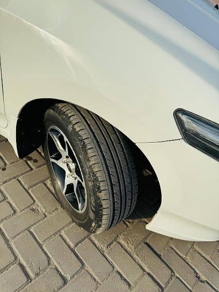 Honda City 1.5 automatic just right side 1 fender, other genuine 2