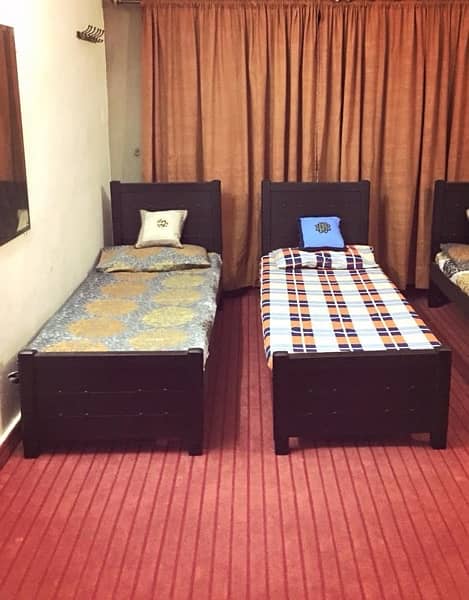 Boys Hostel   in johar town lahore sharing rooms seats per day stay 2