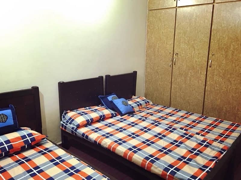 Boys Hostel   in johar town lahore sharing rooms seats per day stay 9