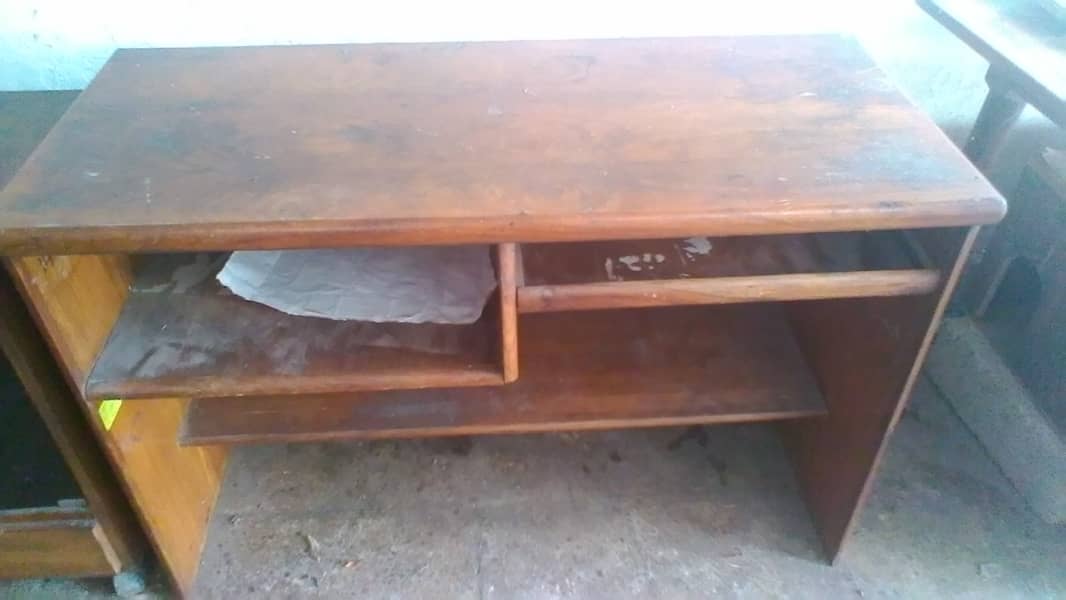 computer table and study table dining table for sale due to shifting 0