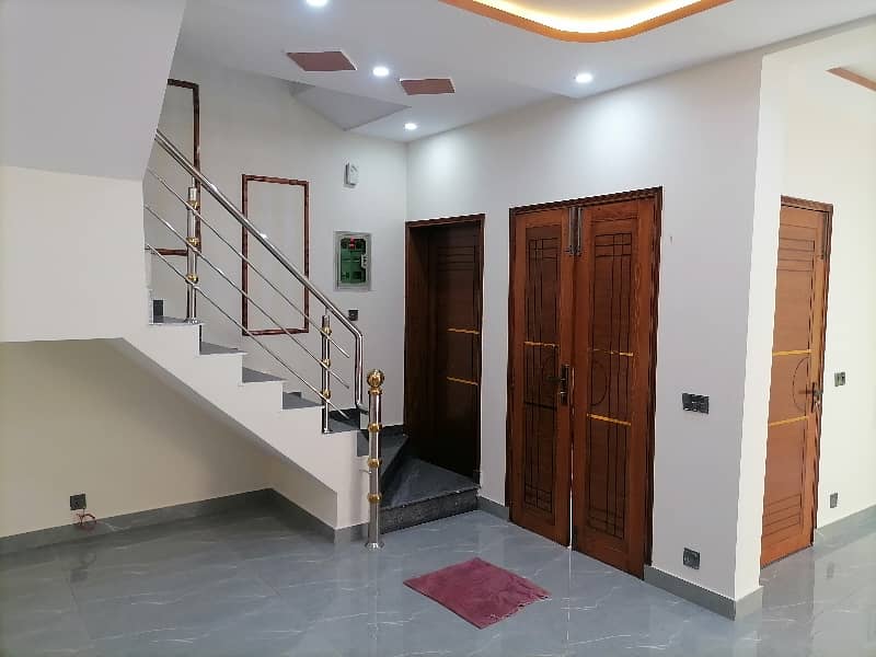 Tripple Storey 5 Marla House For sale In Golf View Lane Lahore 1