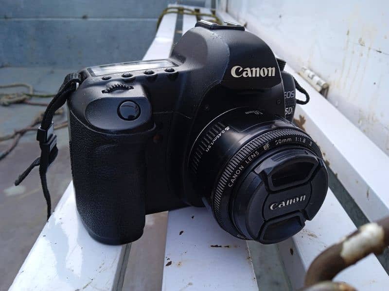 Canon 5d Mark 2 camera 0