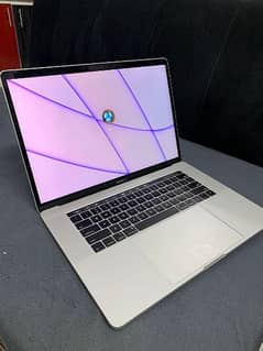 MacBook Pro 2017 16 GB RAM 1 tb SSD
