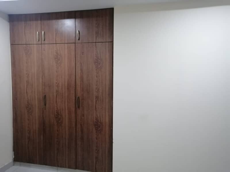 Fully Furnished Flat Single Badroom Availble For Rent In Citi Housing Gujranwala 11