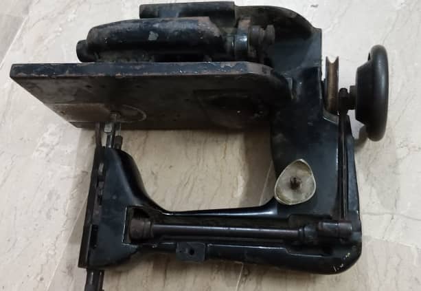 Antuque Sewing Machine Sale Pakistan 1