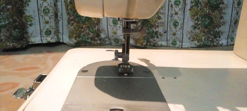 toyota sewing machine imported. 5