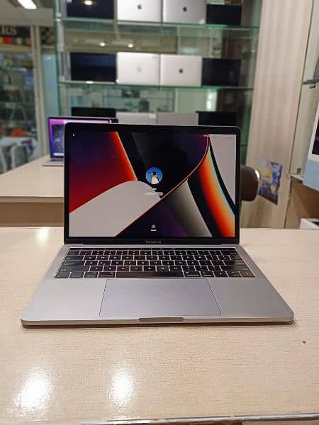 Apple MacBook Pro retina display M1 chip 2020 excellent condition 0