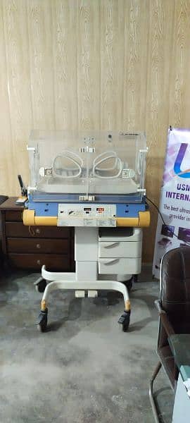Baby Incubator Drager 8000SC 1