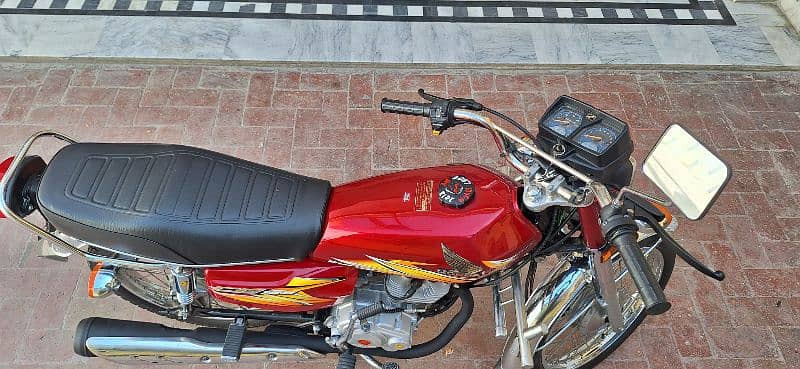 Hond 125 Red 2021 7
