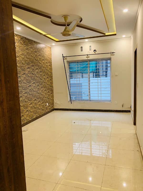 Main boulevard 24 Marla Corner House available for Sale in Pakistan town phase 1 0