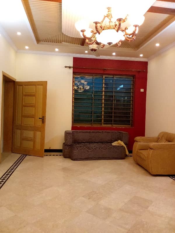 3 bedroom upper portion available for rent in Pakistan town phase 1 1