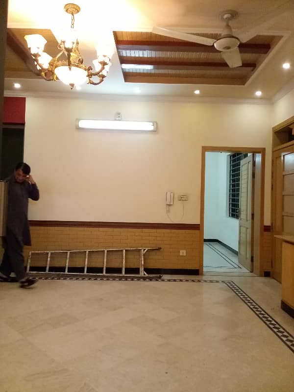 3 bedroom upper portion available for rent in Pakistan town phase 1 2