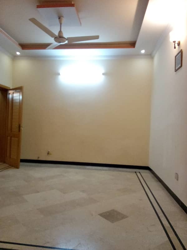 3 bedroom upper portion available for rent in Pakistan town phase 1 6