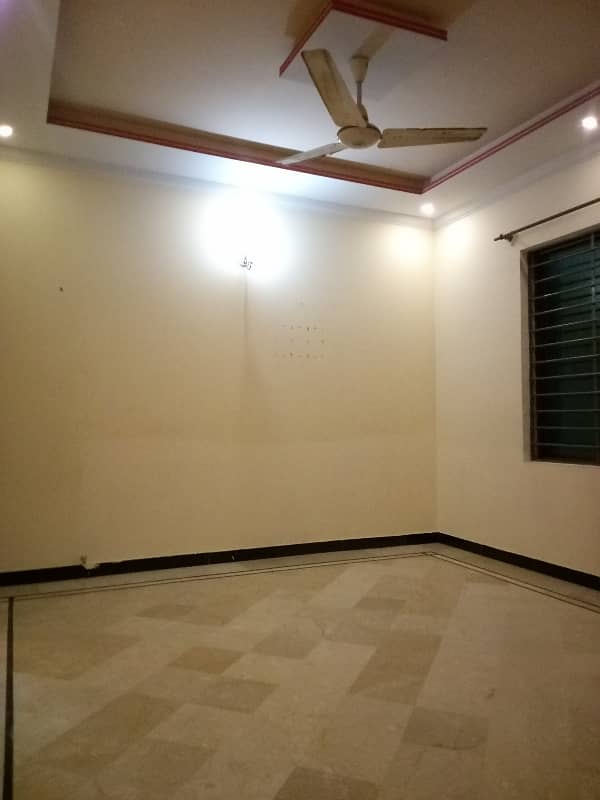 3 bedroom upper portion available for rent in Pakistan town phase 1 8