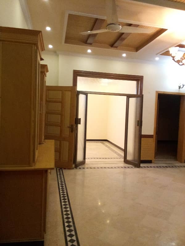 3 bedroom upper portion available for rent in Pakistan town phase 1 14