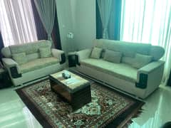 5 seater sofa in very good condition
