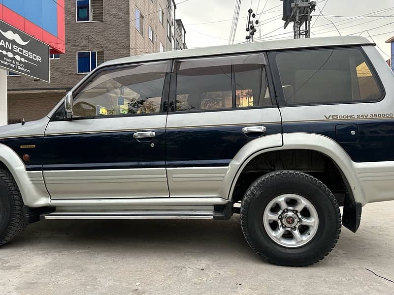 Pajero exceed in excellent condition 2