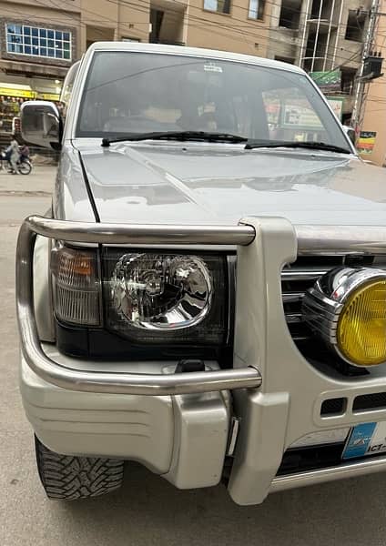 Pajero exceed in excellent condition 5