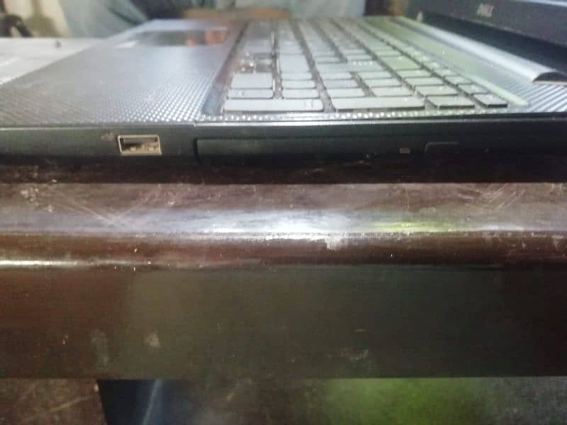 Dell Inspiron 5537 1