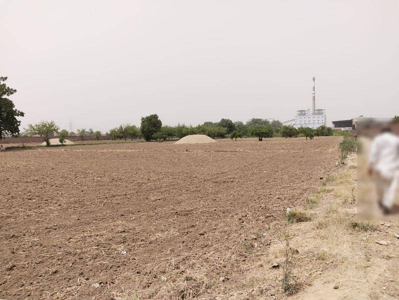 315000 Square Feet Agricultural Land Is Available In Shamkay Bhattian 0