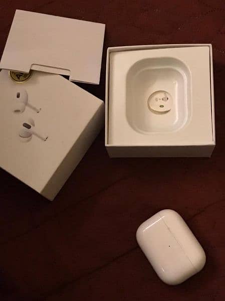 Airpods pro 2  with noise cancellation and find my iphone 2