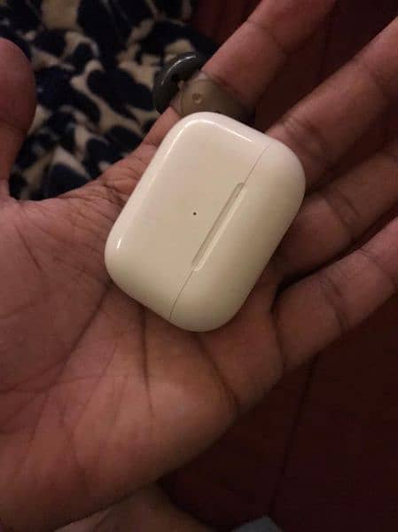 Airpods pro 2  with noise cancellation and find my iphone 6