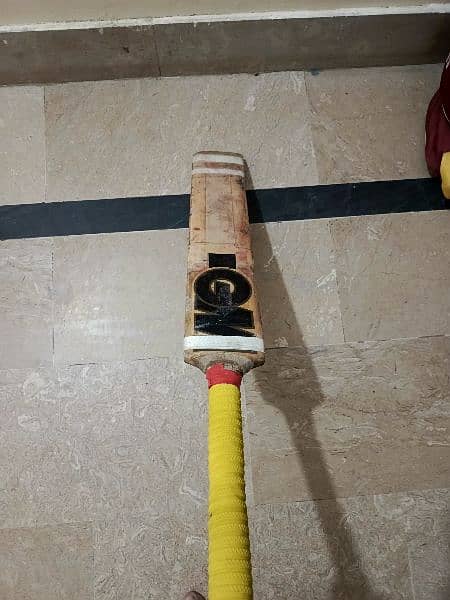 Full hard boll cricket Sale for Urgent  contact 03076471579 4