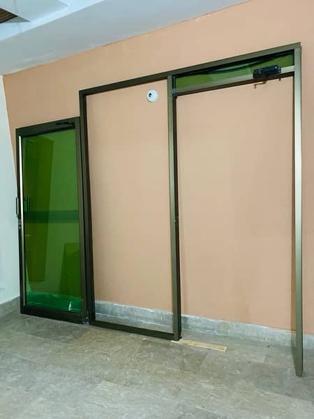Aluminium office door with frames+Glass 0