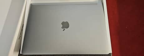 Macbook pro 2019 touch bar i5