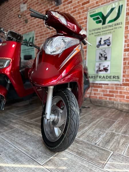 United Electric Smart Scooty 13