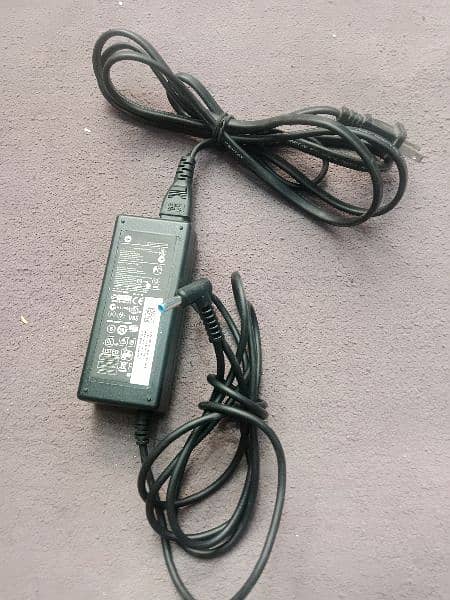 hp Blue pin charger original laat mal with power cable 0