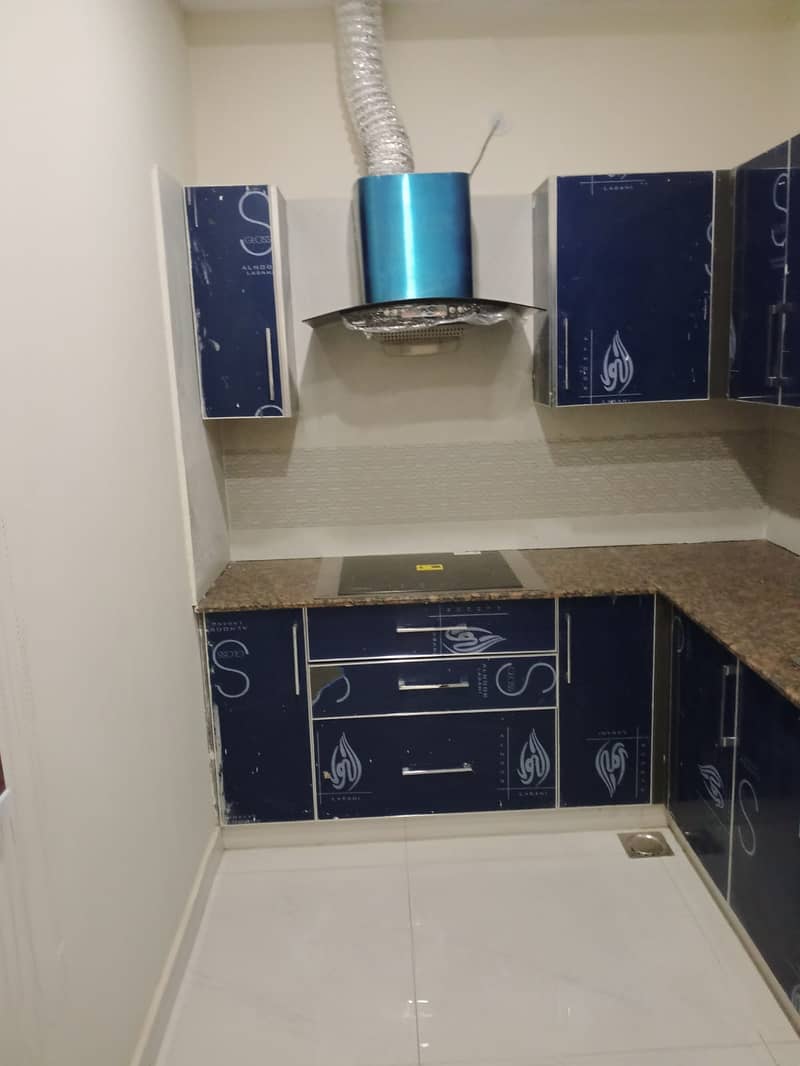 Luxury Single Bed Flat for Sale (Mall of Gulberg Lahore) 650 SQ 5
