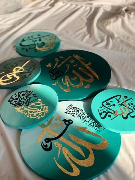 Set of 11 round paintings 1