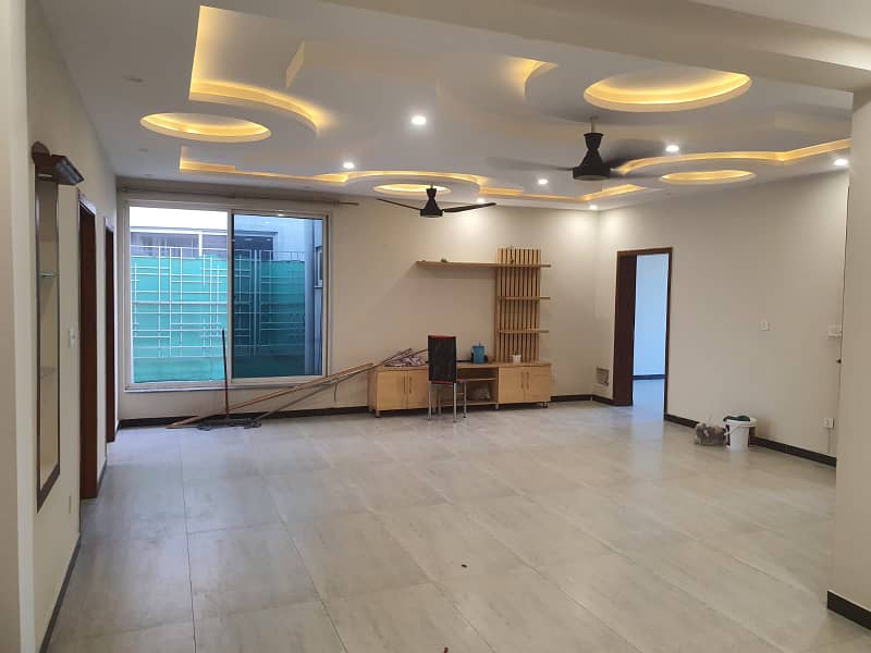 40x80, Upper Portion Available for Rent with 3 bedrooms in G-13, Islamabad 1