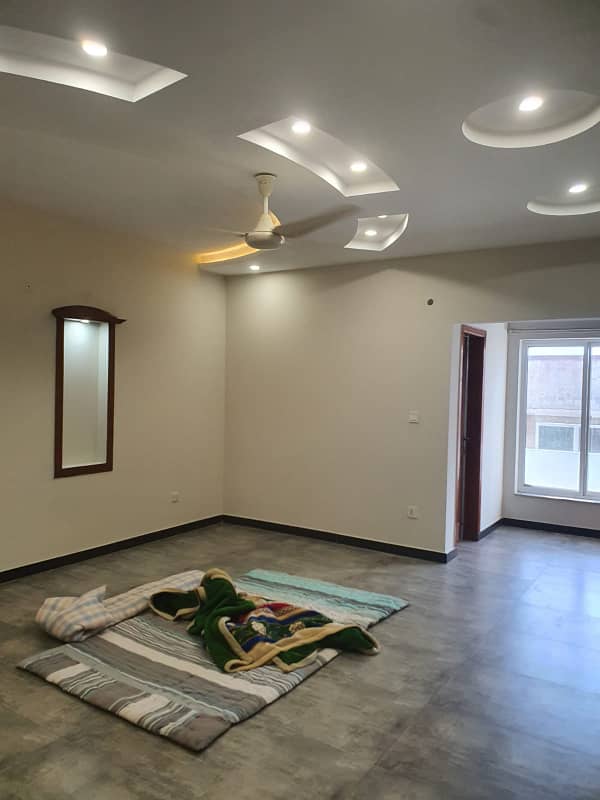 40x80, Upper Portion Available for Rent with 3 bedrooms in G-13, Islamabad 5