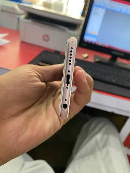 Apple iphone 6s 16GB pta approved 1