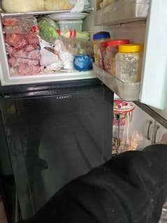 dawlance fridge medium size