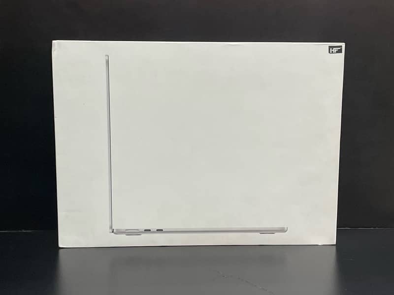 Macbook Air M3 13” Inch 8/256GB Silver Color Non Active 0