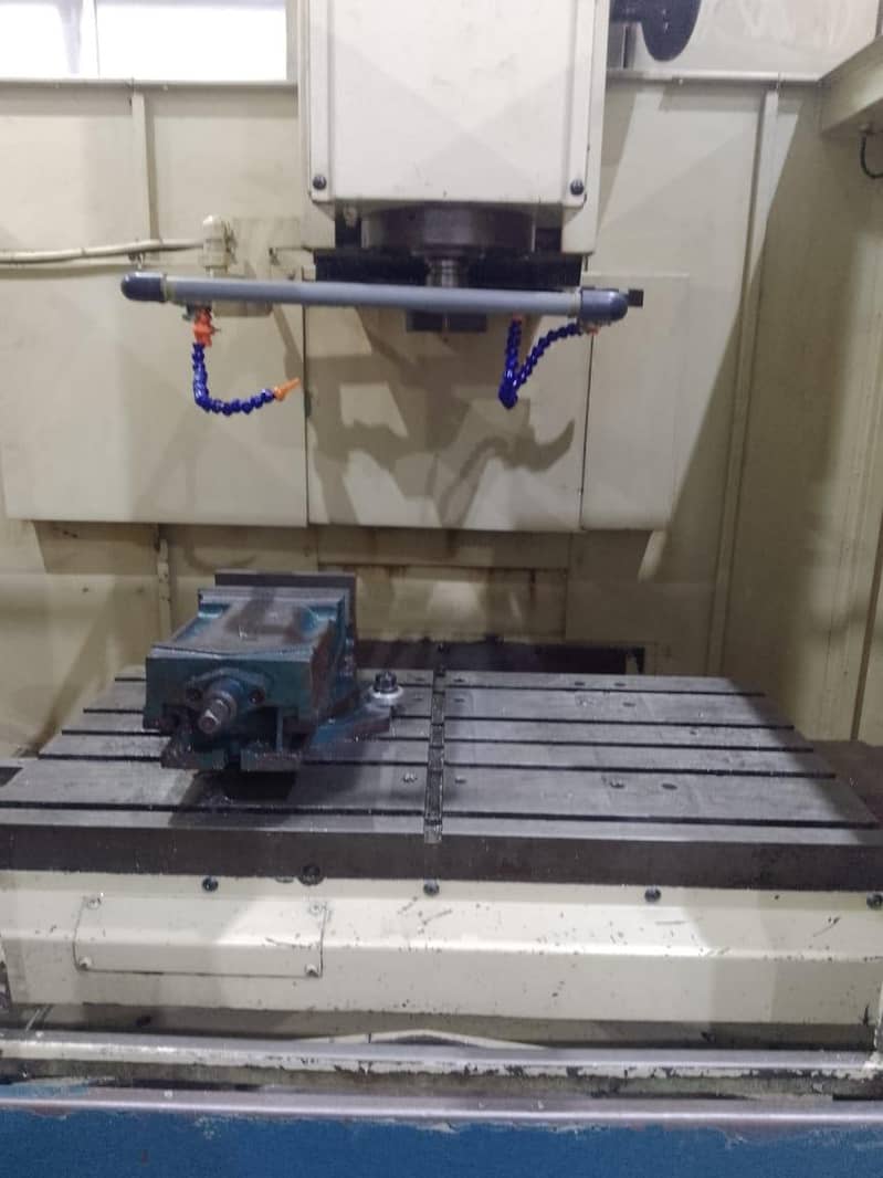 MITSUBISHI FANUC CNC MACHINING CENTER 2000 4