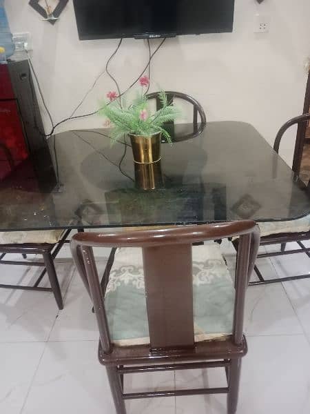 Antique style dinning table with 4 chairs 1