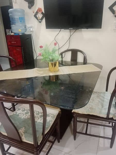 Antique style dinning table with 4 chairs 10