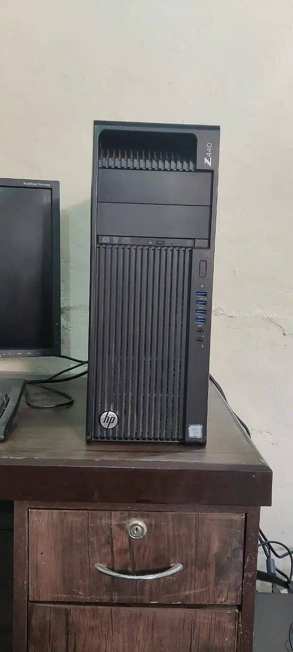 HP Z440 Workstation PC 4