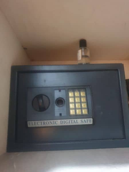electronic digital safe 0