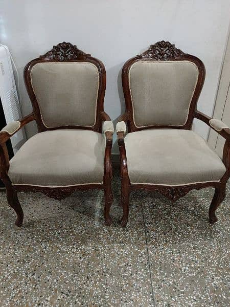 Chinoti Chairs 0
