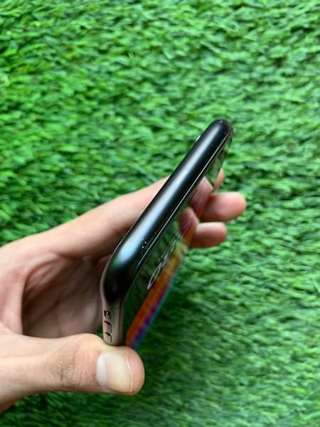 iPhone XR 64GB JV NON ACTIVE 9