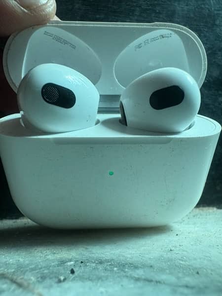 Apple airpods 3rd generation 0