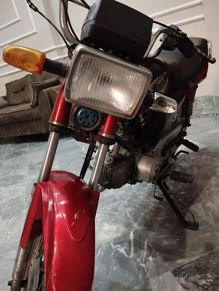 Urgent Sale: Well-Maintained United 100cc Bike - Low Mileage 13